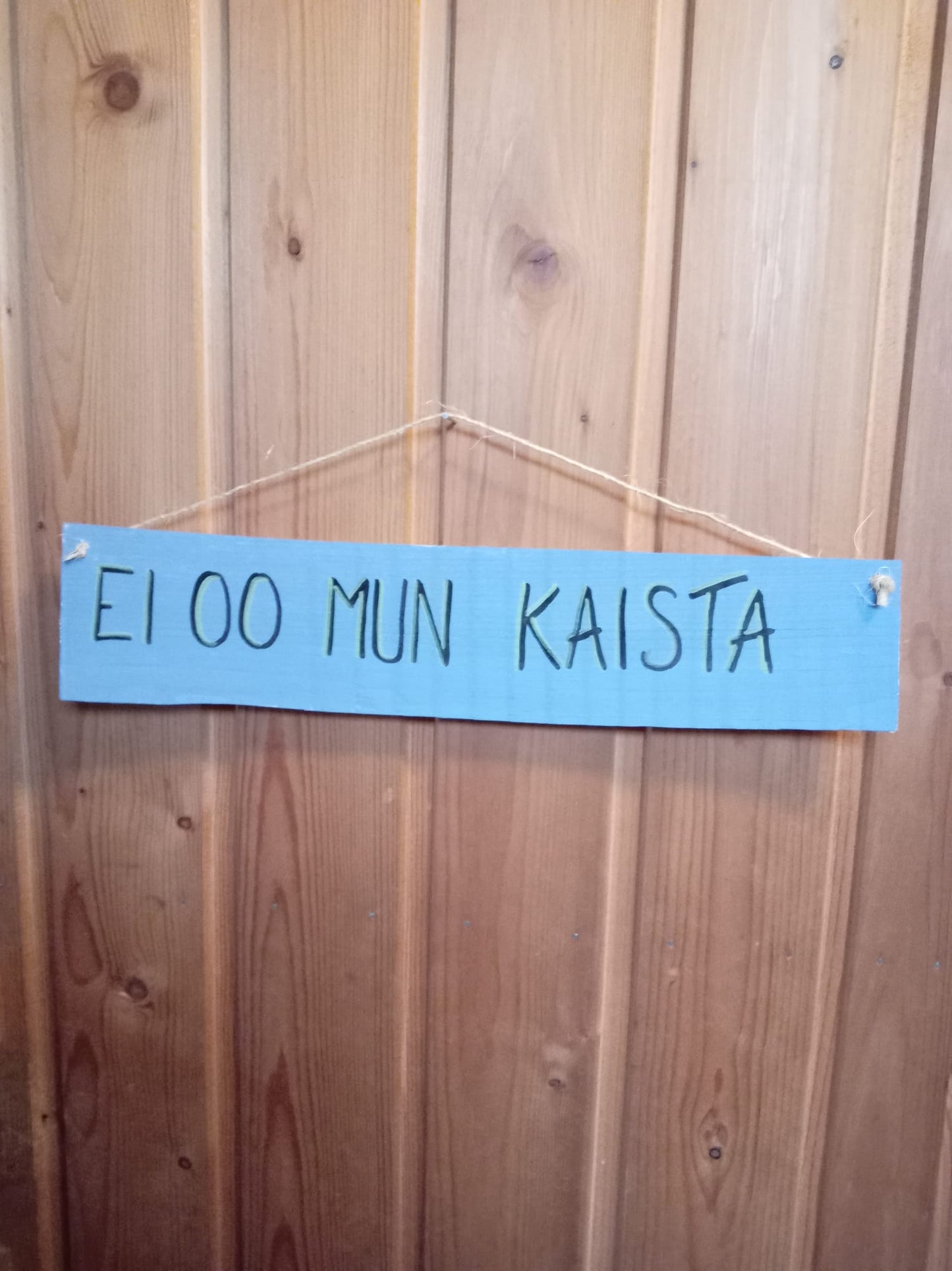 Ei oo mun kaista- päreeseen käsin kirjoitettu teksti